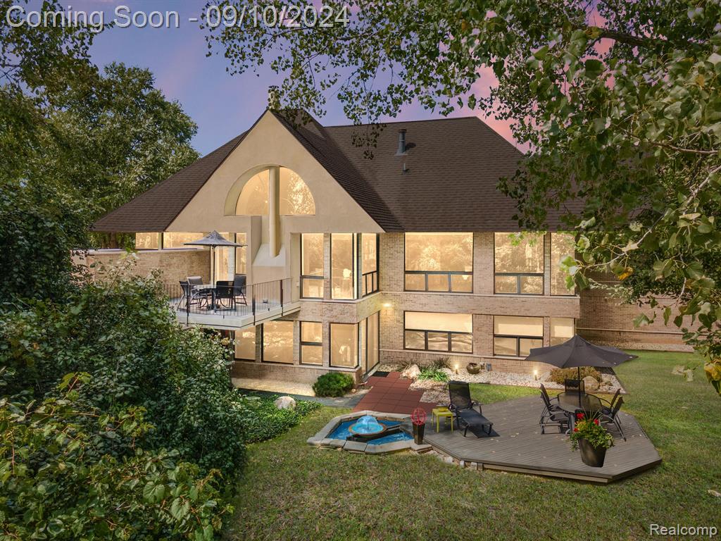 Christy Ct, Troy, MI 48098