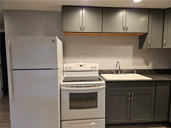 101 Main St, House other with 1 bedrooms, 1 bathrooms and 2 parking in Petrolia PA | Image 7