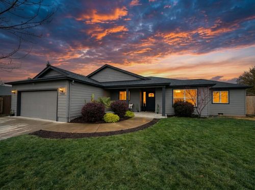 7908 Timberline Rd, White City, OR, 97503-3003 | Card Image