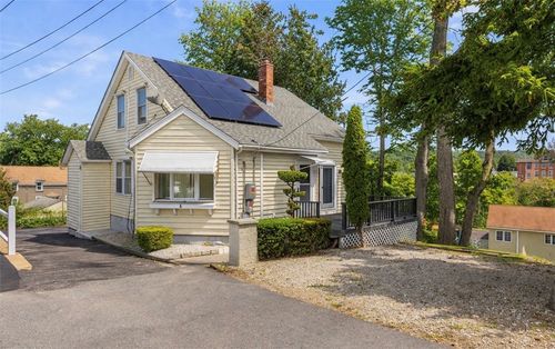 32 Cottage St, Johnston, RI, 02919-1411 | Card Image
