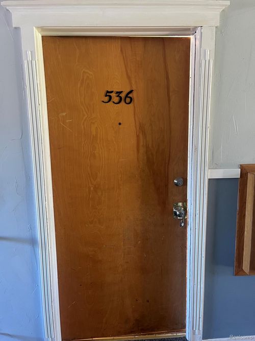 29536 Hoover, Warren, MI, 48093 | Card Image