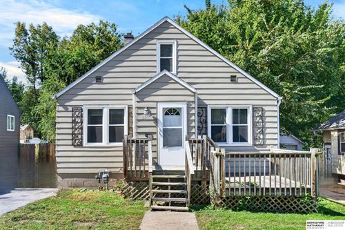 3328 N 40th Street, Omaha, NE, 68111 | Card Image
