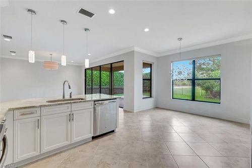 3430 Tigris Ln, NAPLES, FL, 34119-8677 | Card Image