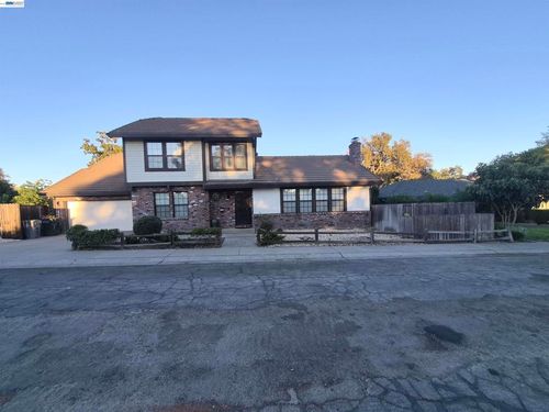 2030 Edgewater, Sacramento, CA, 95815 | Card Image