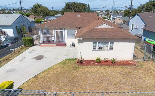 727 S Caswell Ave, Compton, CA, 90220-3307 | Card Image