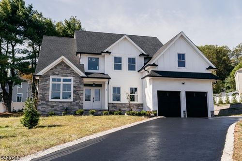 4 Hemlock Cir, Warren, NJ, 07059-2620 | Card Image