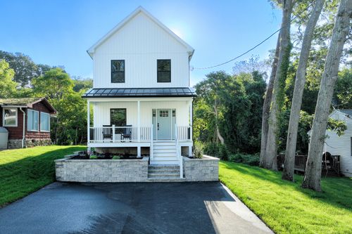 99 Spring Glen Rd, Niantic, CT, 06357-1613 | Card Image