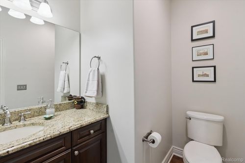 12104 Tullymore Dr, Stanwood, MI, 49346-8355 | Card Image