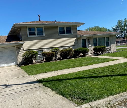 15760 Church Dr, South Holland, IL, 60473-1540 | Card Image