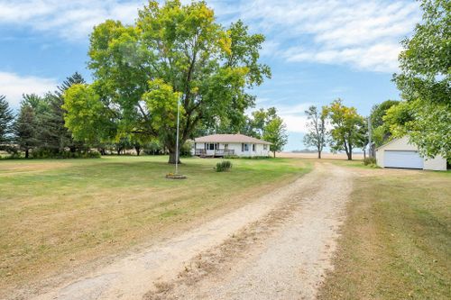 9427 330th Ave, Blue Earth, MN, 56013-5623 | Card Image
