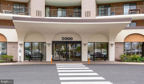 332-20332 Valley Forge Cir, KING OF PRUSSIA, PA, 19406-1108 | Card Image