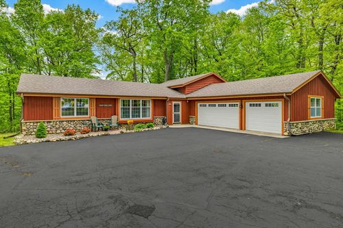 1820 Candlewood Ln, RICHFIELD, WI, 53076-9631 | Card Image