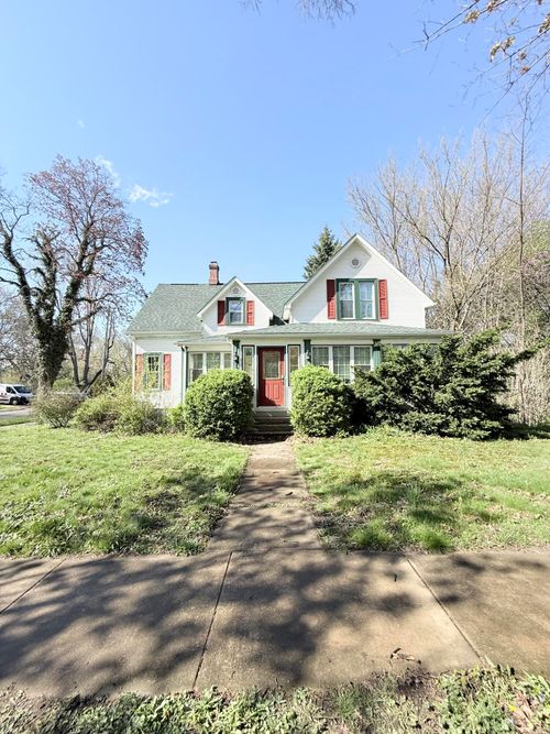 303 E Porter Ave, Chesterton, IN, 46304-2526 | Card Image