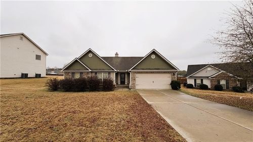 1915 Soque Cir, Jefferson, GA, 30549-2312 | Card Image