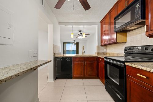 apt-405-110 Lake Emerald Dr, Oakland Park, FL, 33309-6234 | Card Image