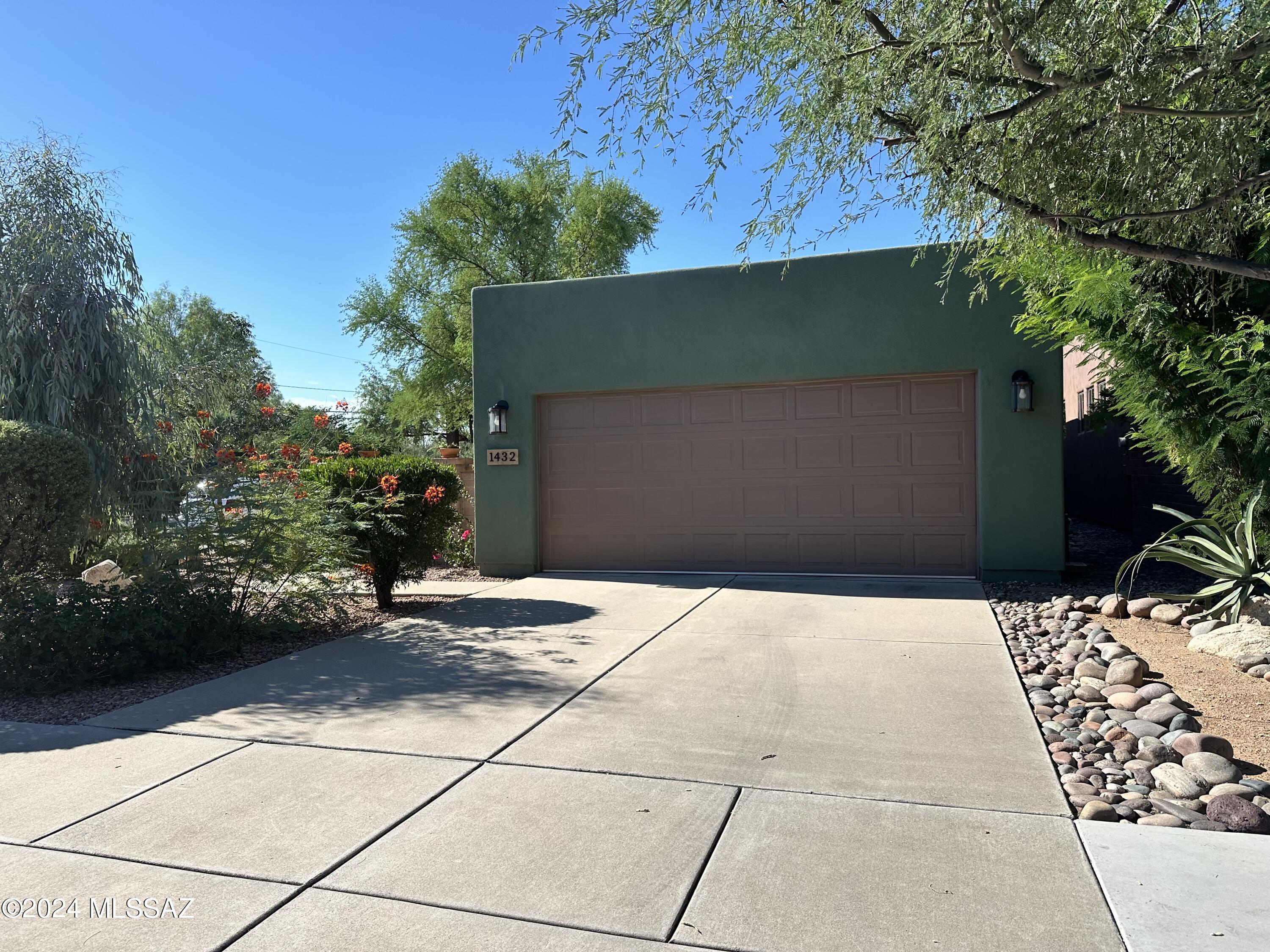 English Ivy Ct, Tucson, AZ 85719