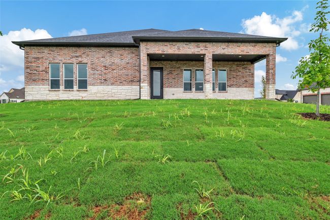 Covered Patio & Back Yard | Image 26