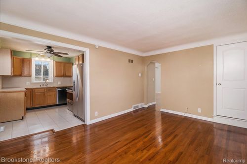 1816 Dallas Ave, Royal Oak, MI, 48067-3575 | Card Image