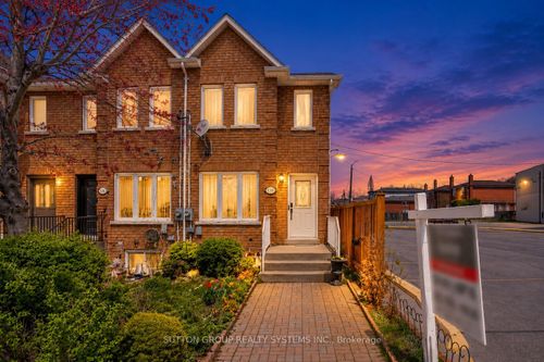 2138 Eglinton Ave W, York, ON, M6E2K8 | Card Image
