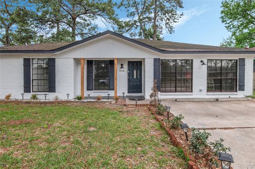 7638 Parker Rd, Houston, TX, 77016-3930 | Card Image