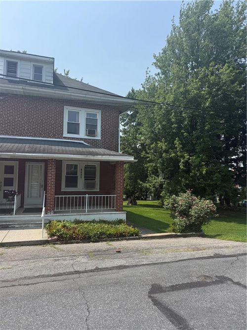 1909 4th St, BETHLEHEM, PA, 18020-5725 | Card Image