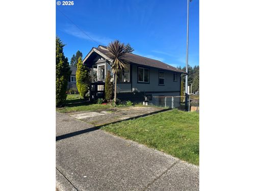 954 Commercial Ave, Coos Bay, OR, 97420-1749 | Card Image