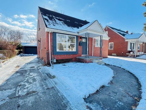 25715 W Hills Dr, Dearborn Heights, MI, 48125-1007 | Card Image