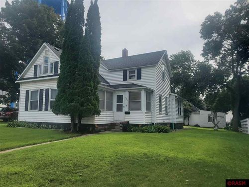 121 3rd Ave Ne, Sleepy Eye, MN, 56085-1607 | Card Image