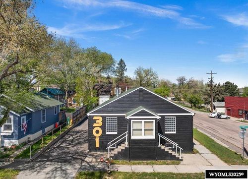 301 S 4th St, Glenrock, WY, 82637-5033 | Card Image