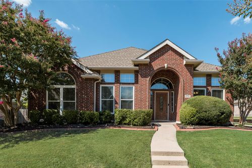 2700 Rochelle Dr, Mckinney, TX, 75070-4243 | Card Image