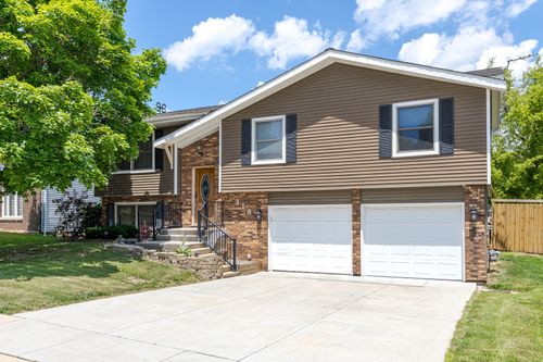 318 Hillcrest Ave, Hampshire, IL, 60140-9453 | Card Image