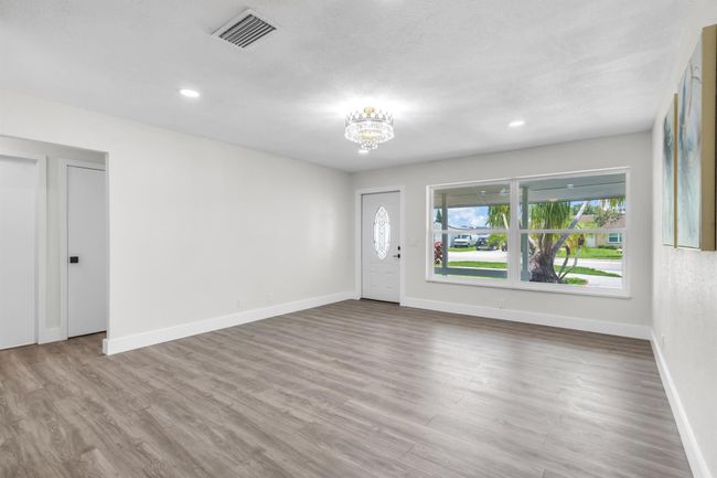 849 Royal Palm Beach Blvd, House other with 4 bedrooms, 3 bathrooms and null parking in Royal Palm Beach FL | Image 5