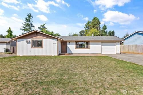 8065 Lyn Dale Dr, Lynden, WA, 98264-9432 | Card Image