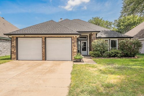 9948 Pack Saddle Trl, Fort Worth, TX, 76108-4126 | Card Image