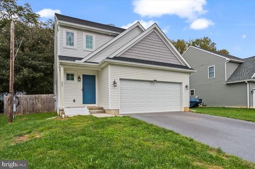 205 E Main St, BROWNSTOWN, PA, 17508-5068 | Card Image