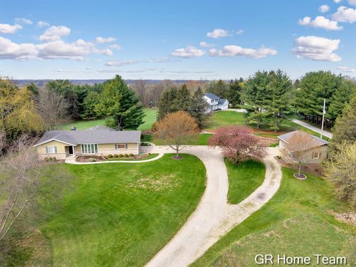 867 Cramton Ave Ne, Ada, MI, 49301-9580 | Card Image