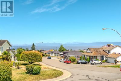 6346 Waterbury Rd, House other with 6 bedrooms, 3 bathrooms and 2 parking in Nanaimo BC | Image 2