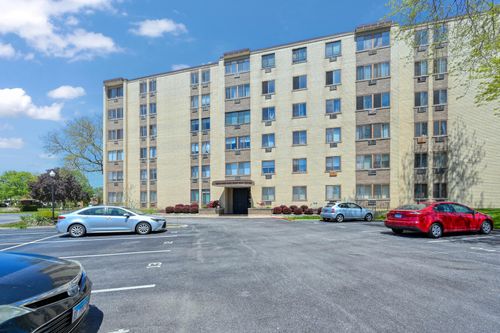 610-9725 S Karlov Ave, Oak Lawn, IL, 60453-3341 | Card Image