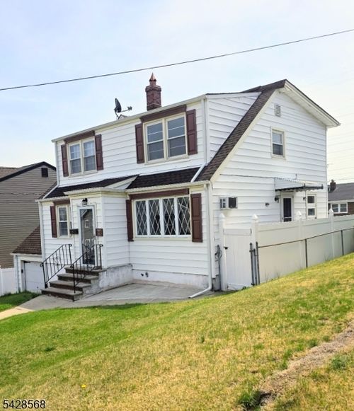 7 Barnard Pl, North Arlington, NJ, 07031-4806 | Card Image