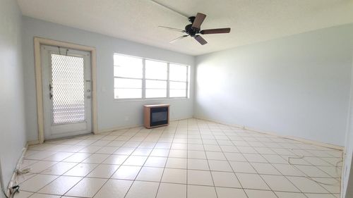 215 Canterbury J, West Palm Beach, FL, 33417-1378 | Card Image