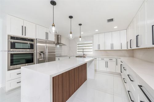 11981 Sw 7th St, Miami, FL, 33184-1627 | Card Image