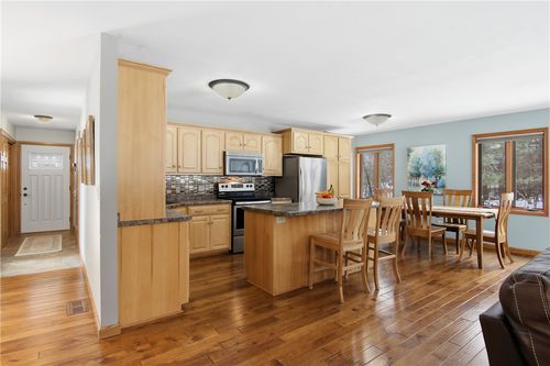 6904 189th St, Chippewa Falls, WI, 54729-6413 | Card Image