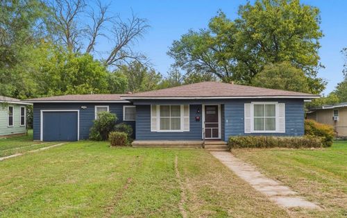 2208 4th St, Brownwood, TX, 76801-4850 | Card Image