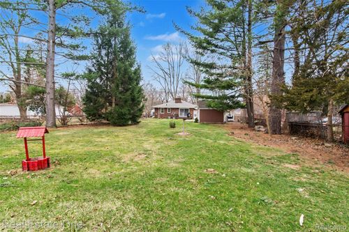 20082 Garfield, Redford, MI, 48240-1017 | Card Image