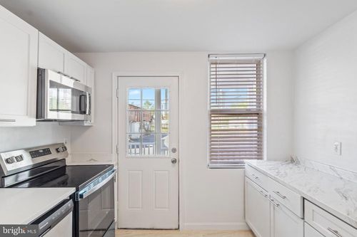 804 Unetta Ave, BALTIMORE, MD, 21229-4608 | Card Image