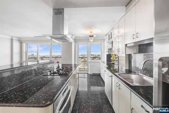 6600 Kennedy Blvd E, House attached with 4 bedrooms, 3 bathrooms and null parking in West New York NJ | Image 24