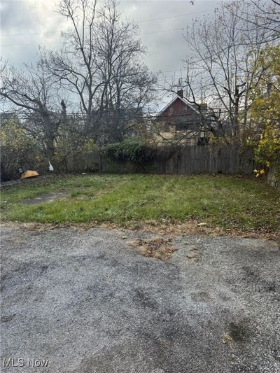 View of yard | Image 3