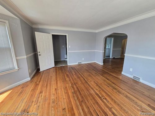 16936 Fairfield St, Detroit, MI, 48221-3075 | Card Image