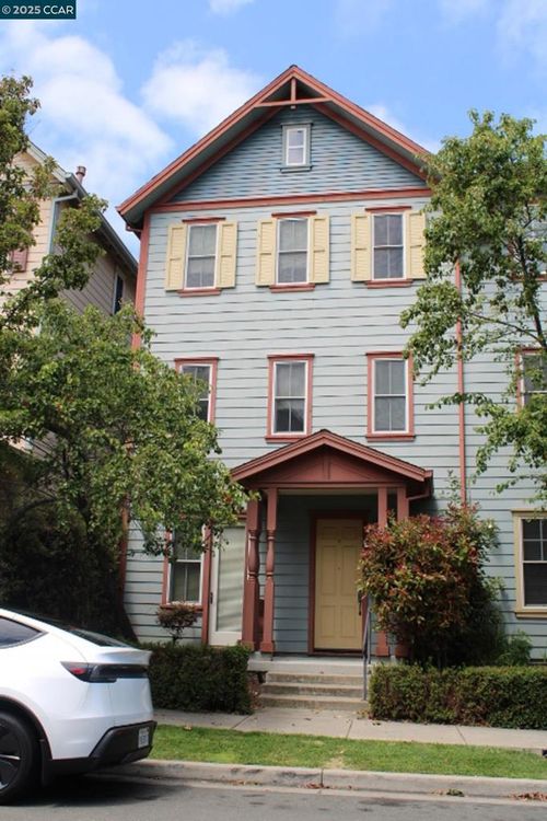 2027 Tsushima St, Hercules, CA, 94547-5480 | Card Image