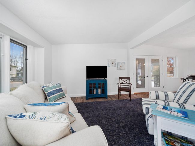 8006 E Cherokee Rd, House other with 3 bedrooms, 2 bathrooms and null parking in Syracuse IN | Image 13